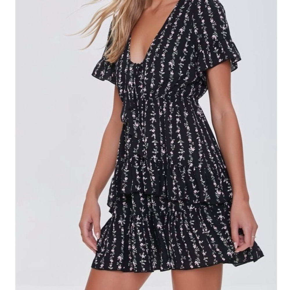 NWT Forever 21 Floral Tiered Dress Large